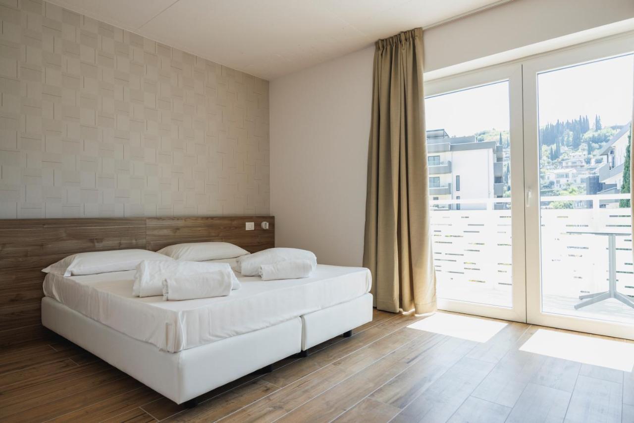 Lake Side Suites ริวาเดลการ์ดา ภายนอก รูปภาพ